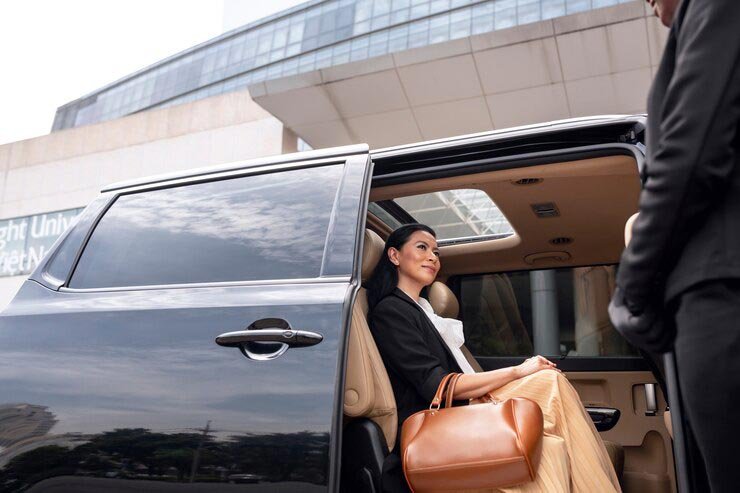 Chauffeur Car hire with driver in Dubai